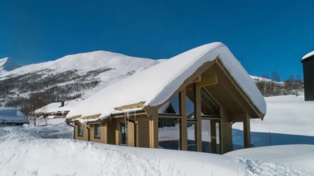 Fjellsætra Alpegrend: Nyoppført, moderne hytte med sentral beliggenhet - klar til egeninnsats!